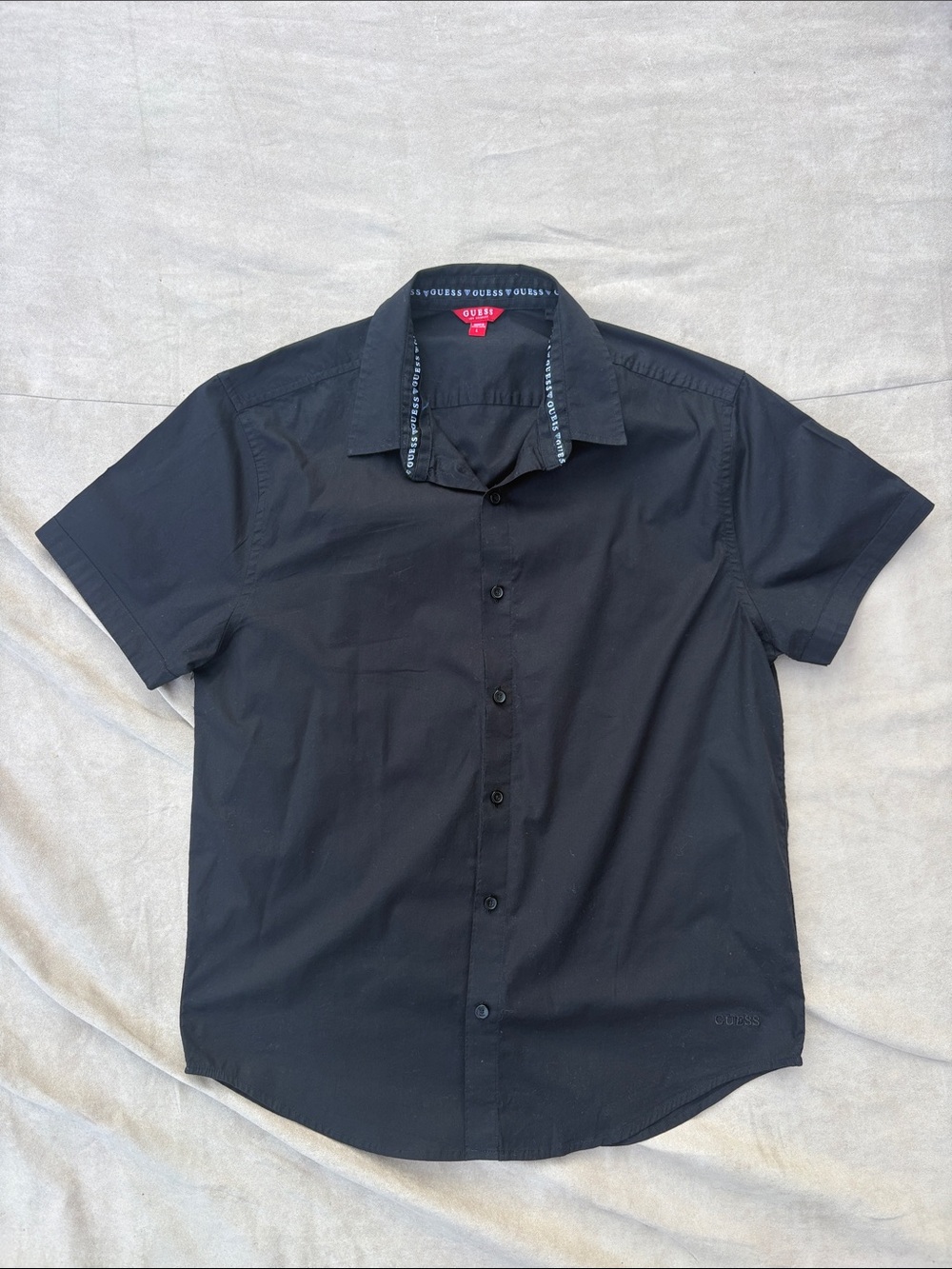 GUESS Men's Short-Sleeve Button-Down Shirt in Black